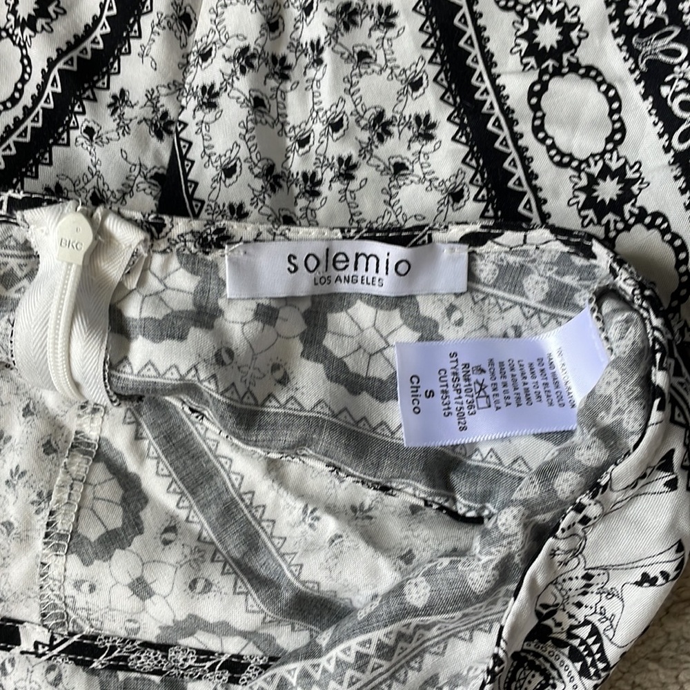 ✨NWOT Black & White Romper✨ - Picture 7 of 7